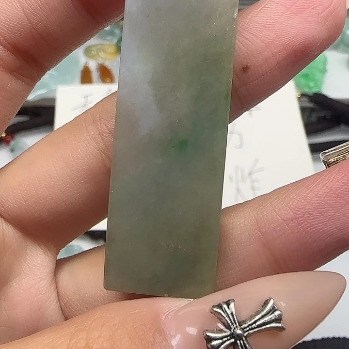 翡翠未镶嵌颈饰56