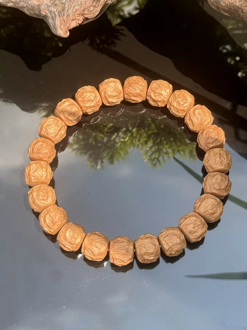 夭夭出品-【龙蛇之变】2025年新品猴头小核桃雕刻手串