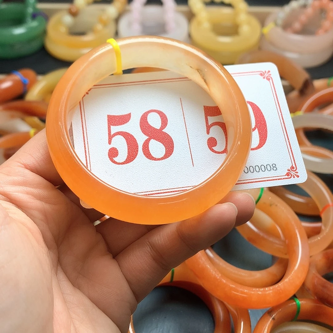 未镶嵌石英质玉（黄龙玉）手镯