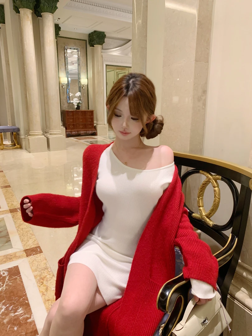 Yucii 慵懒时光 新年红毛衣外套女长款大衣软糯秋冬针织开衫