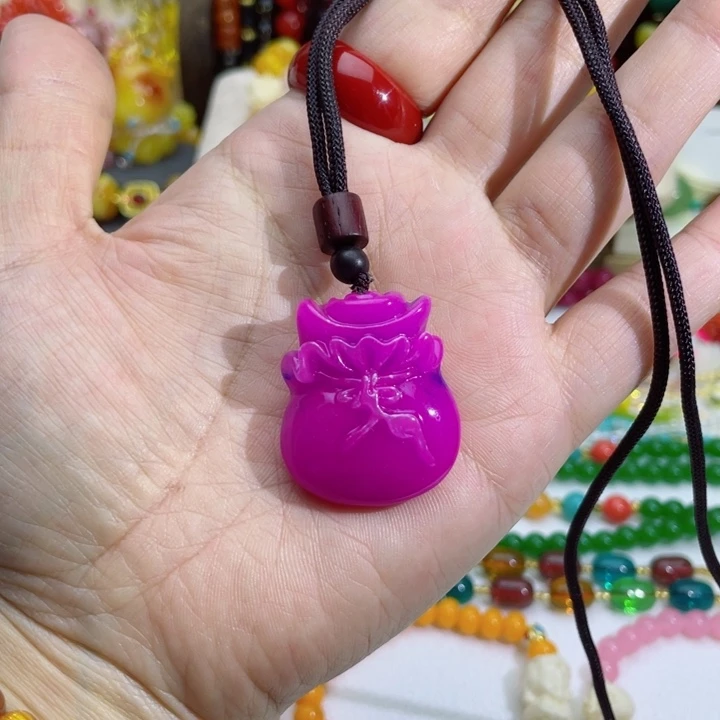 树脂制品20号紫色吊坠