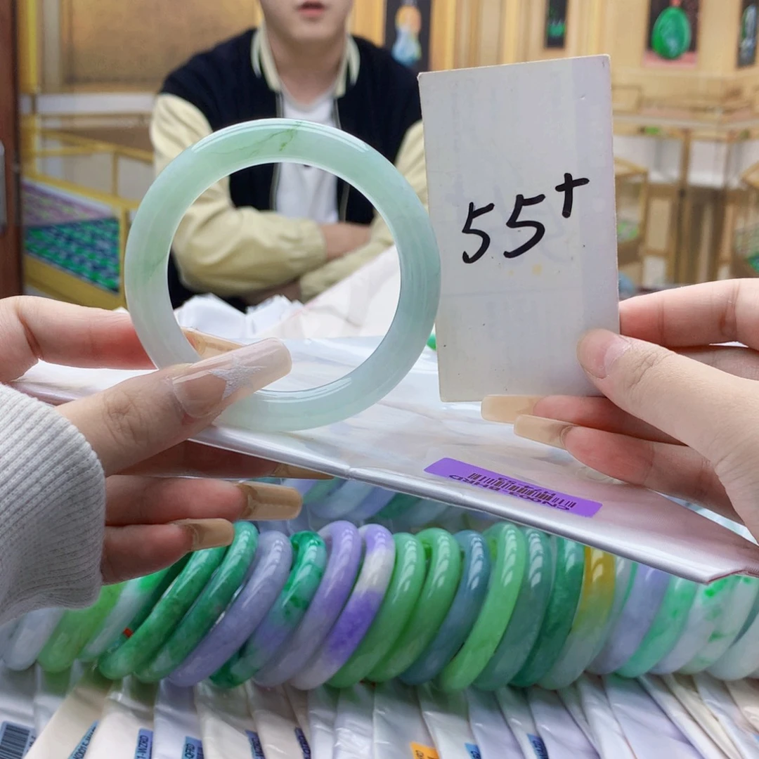 翡翠未镶嵌手镯bb