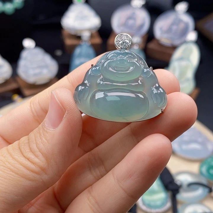 翡翠18K金镶嵌颈饰佛公