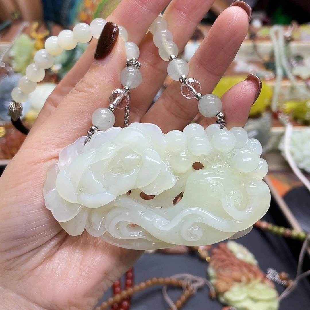 未镶嵌蛇纹石玉颈饰