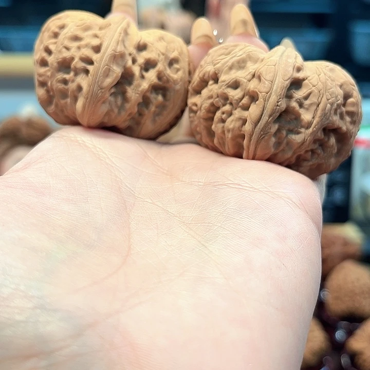 文玩核桃吊坠元宝