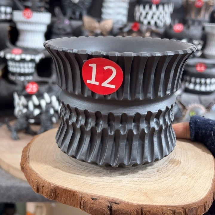 紫砂花盆瑕疵，内口10.7-11外高10.5