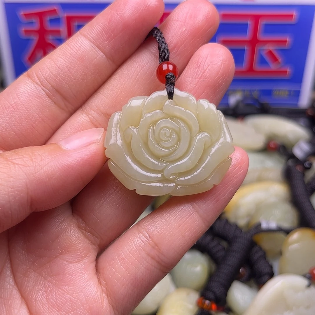 颈饰未镶嵌和田玉
