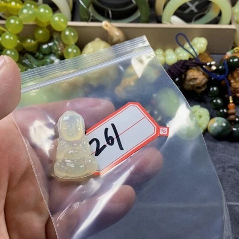 未镶嵌蛇纹石玉颈饰