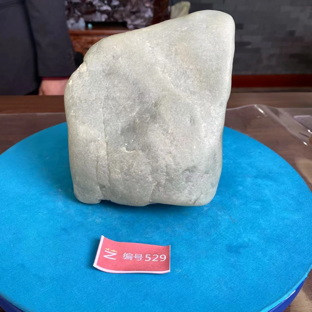 现货新疆玉料原石发一件编号529