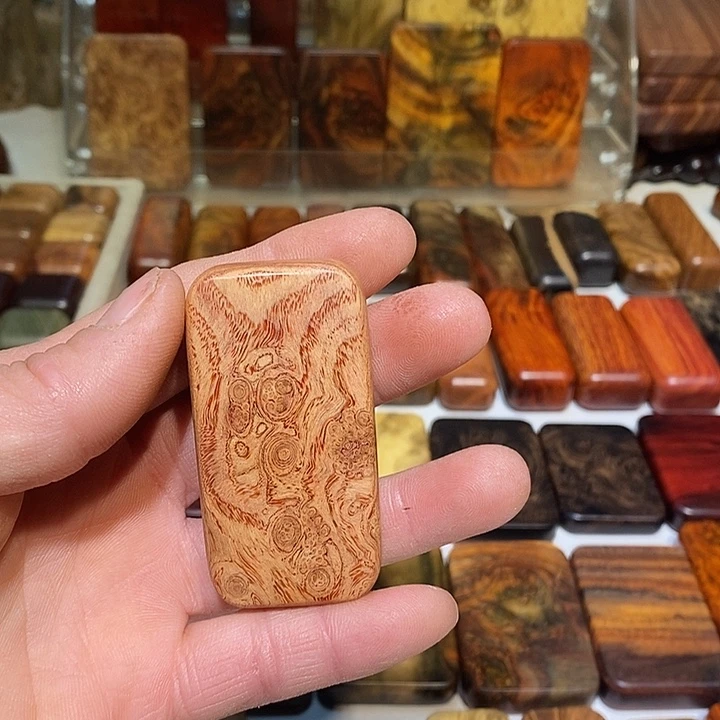 恰***耶香榧木木质哈把玩件5888