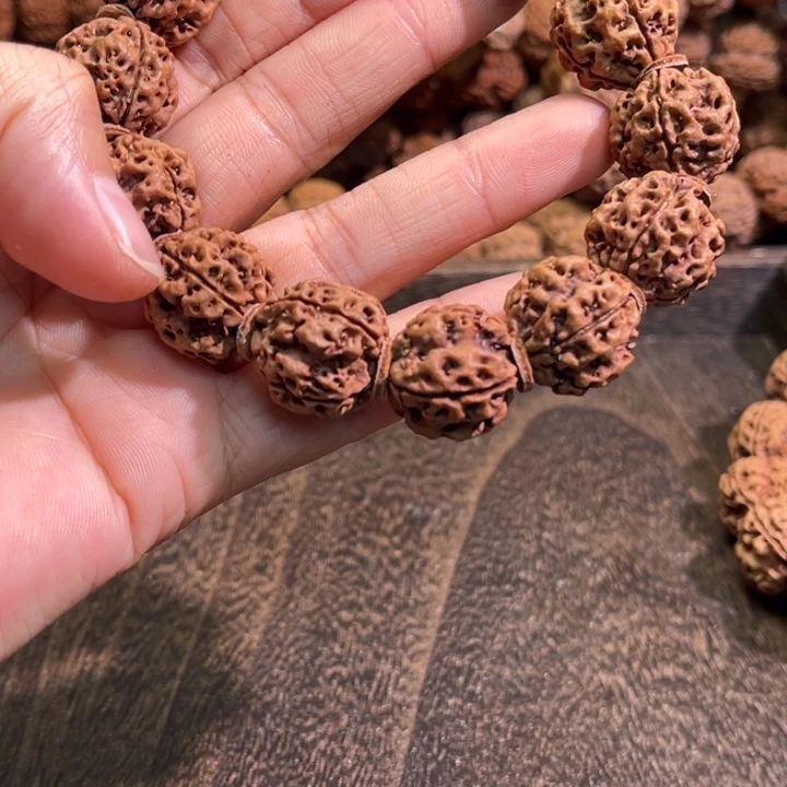 峰***…金刚菩提手串四瓣
