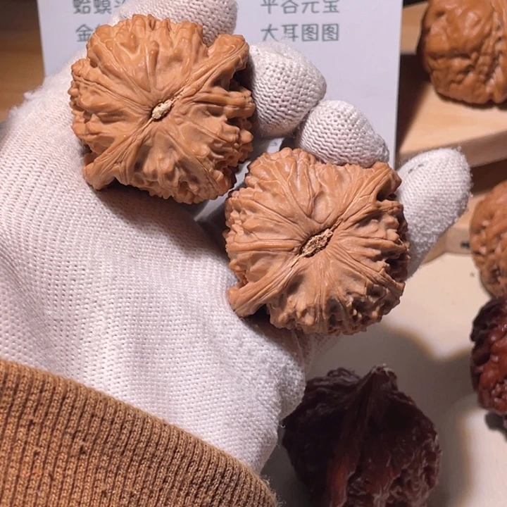 小***憨文玩核桃吊坠41 40 白狮子 3747