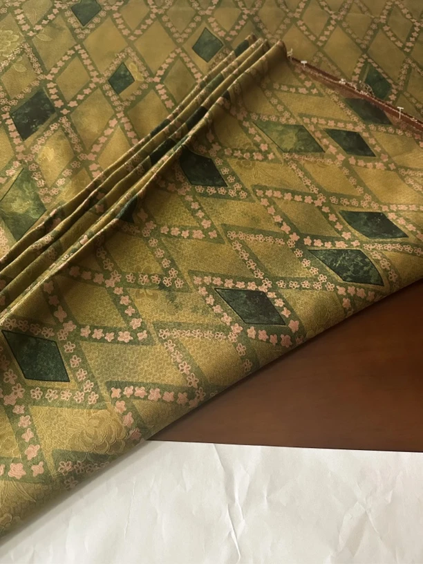 【小春日】112门幅满分桑蚕丝香云纱绞罗莨纱面料裁剪后概不退换