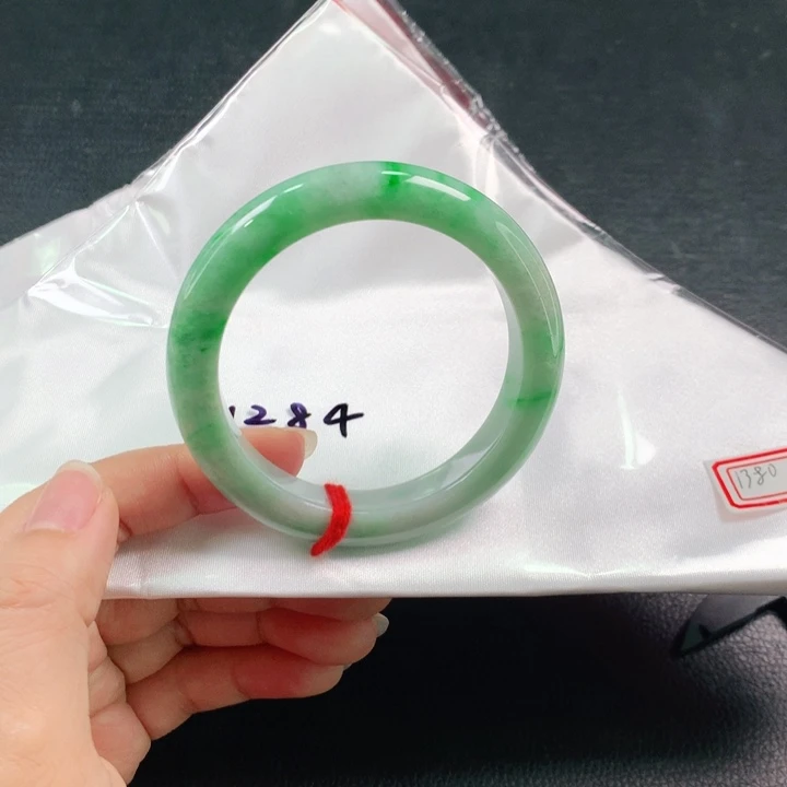 翡翠手镯未镶嵌03。