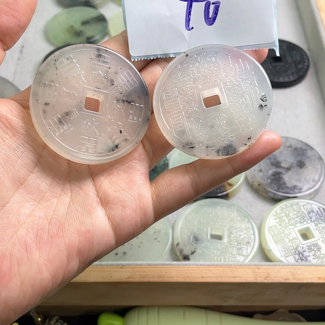 蛇纹石玉未镶嵌颈饰白*光40