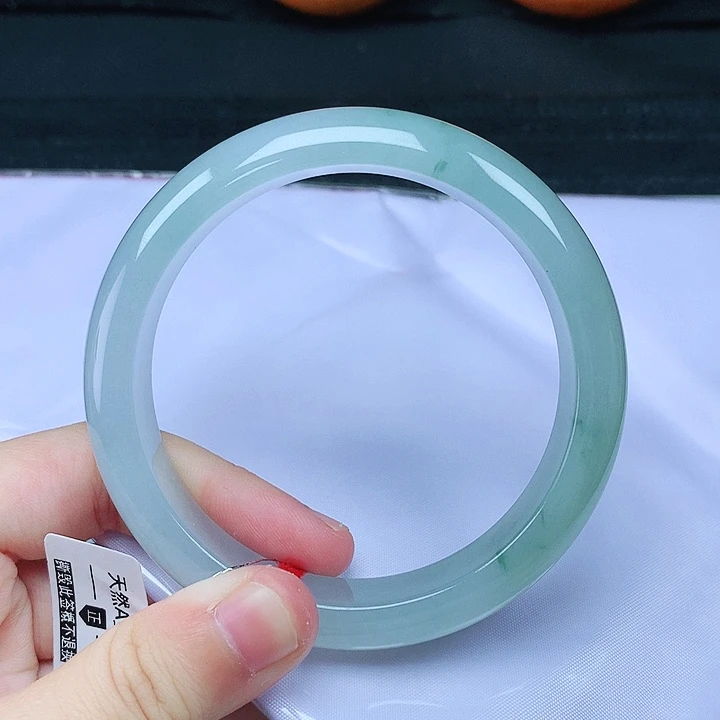 翡翠手镯未镶嵌57圈