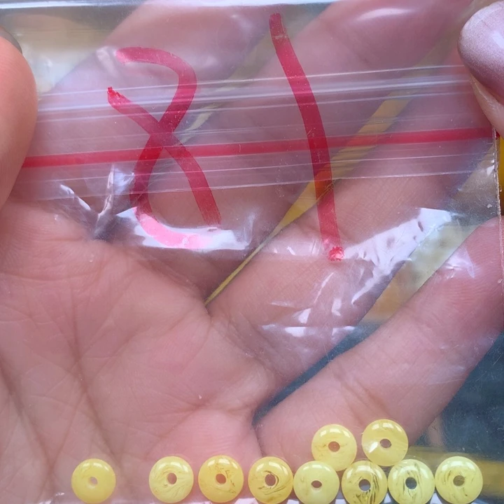 非金属仿琥珀配饰81卡6