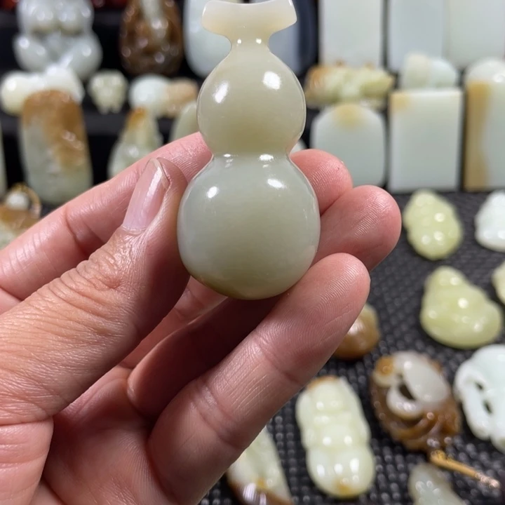 清***h和田玉（糖玉）未镶嵌颈饰