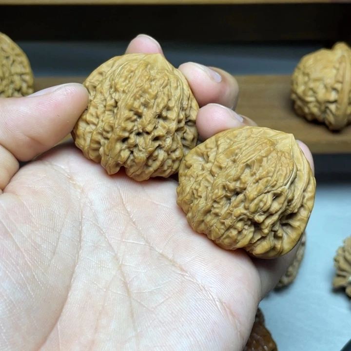 一***月文玩核桃把件40平谷凹的有修