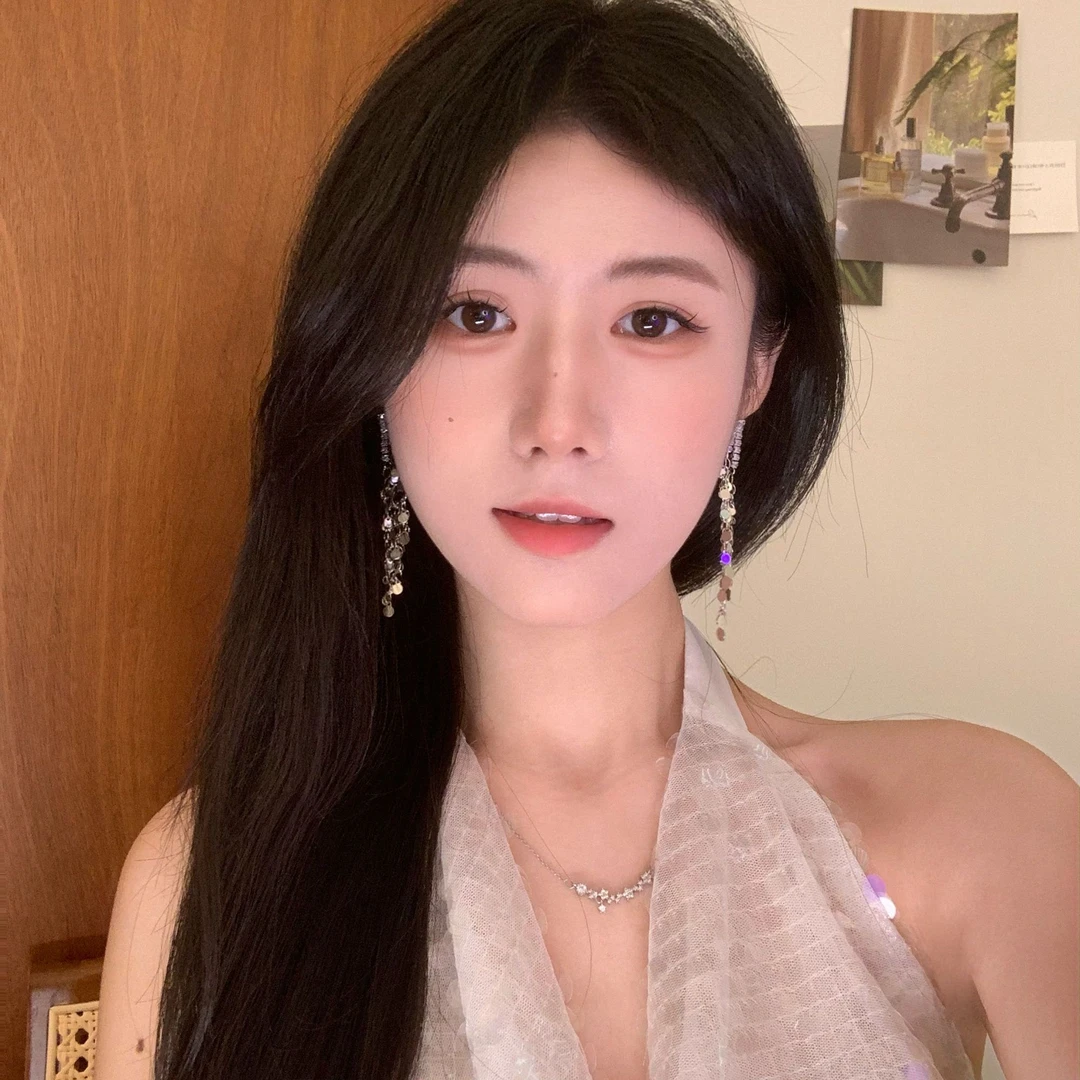 铜合金耳饰 AL5771 女神降临秋冬亮片流苏耳环女高级感轻奢气质