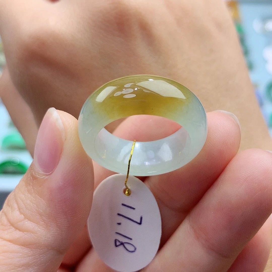 翡翠戒指未镶嵌吖*伶1718圈