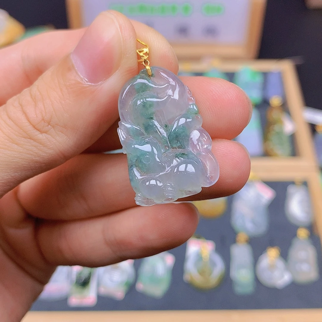 翡翠18K金镶嵌颈饰翡翠