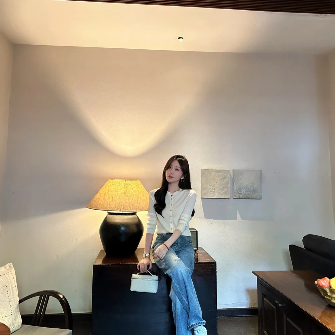 syna希娜 纸片人 肤感针织衫