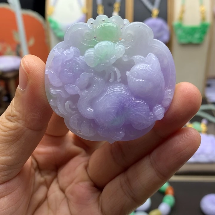 翡翠未镶嵌吊坠(赠链)