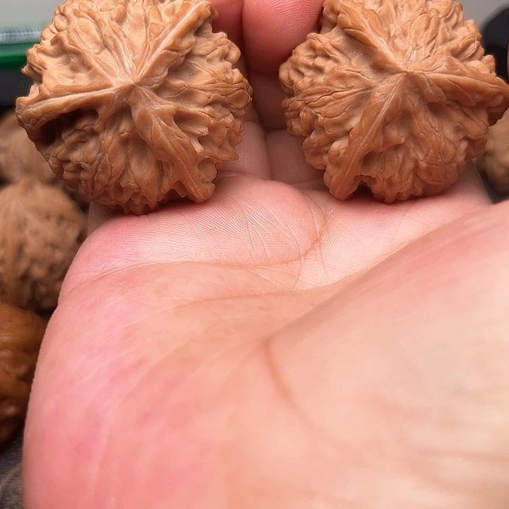 看***切吊坠文玩核桃你们都在