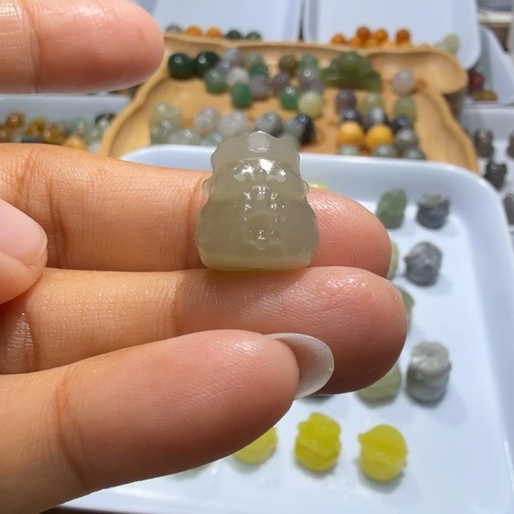 雅***咪未镶嵌和田玉珠宝半成品