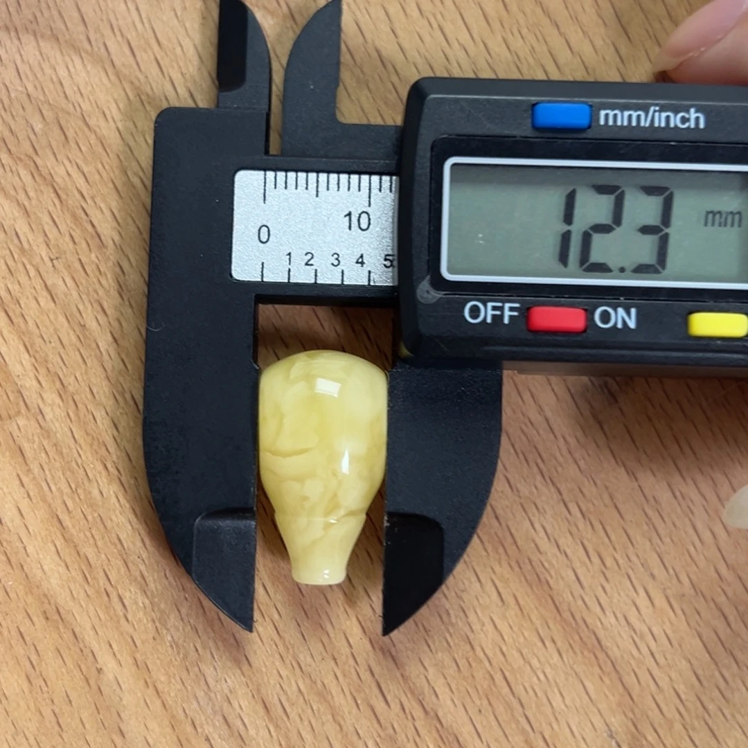 琥珀未镶嵌裸石三通