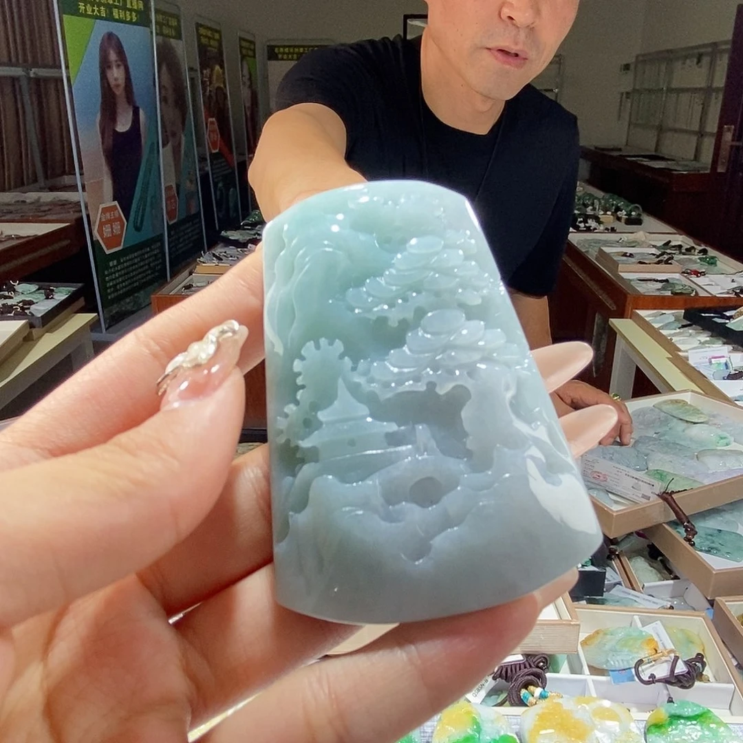 翡翠未镶嵌颈饰翡翠