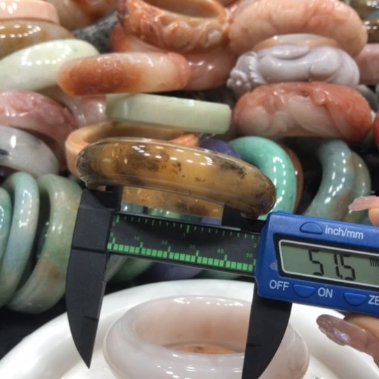 未镶嵌石英质玉珠宝半成品40