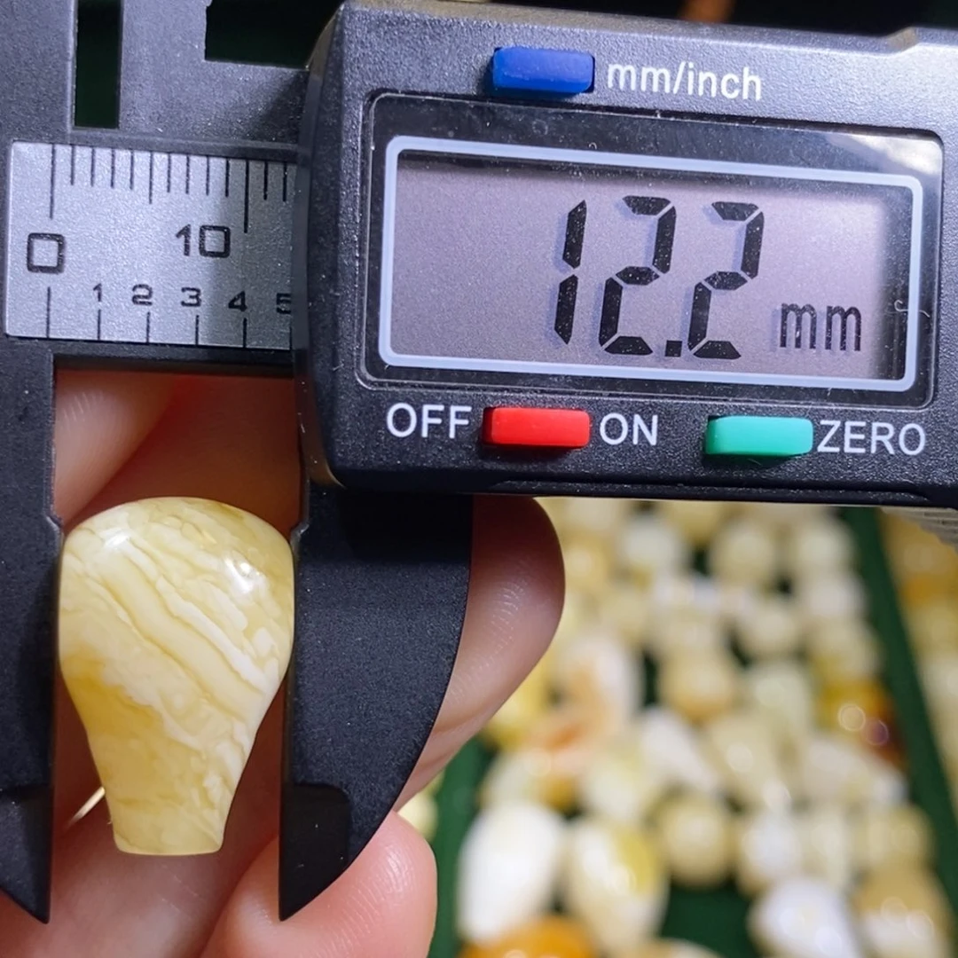 蜜蜡未镶嵌裸石配饰