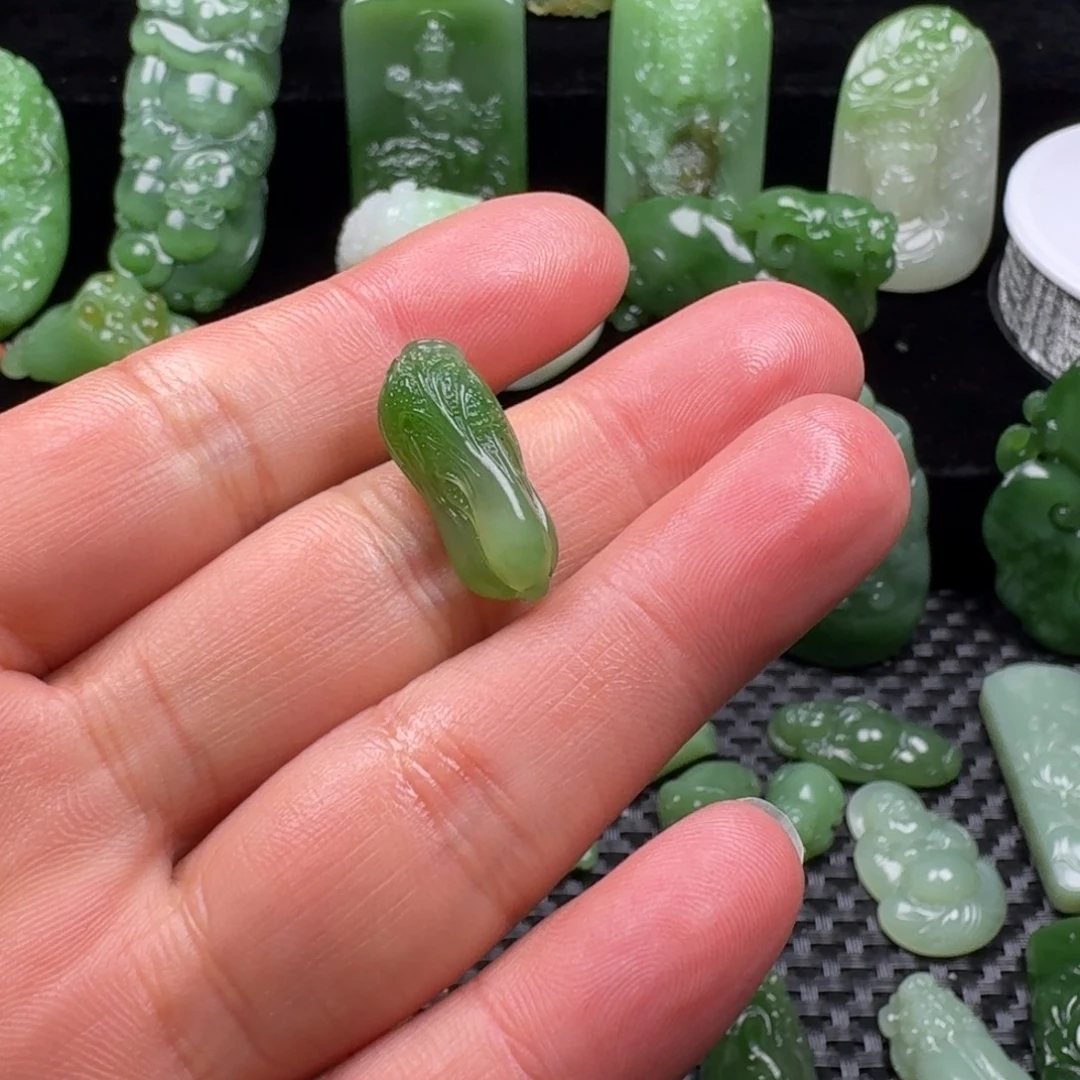 和田玉未镶嵌耳饰