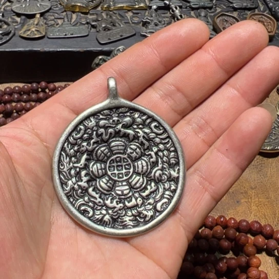 琉璃手工艺品王谢谢