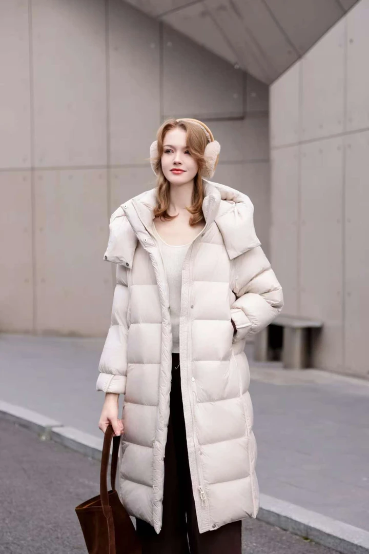 90新国标白鹅绒泡芙云朵零压高充389g连帽长款羽绒服16F608