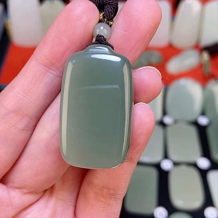 【闪购商品】颈饰未镶嵌和田玉