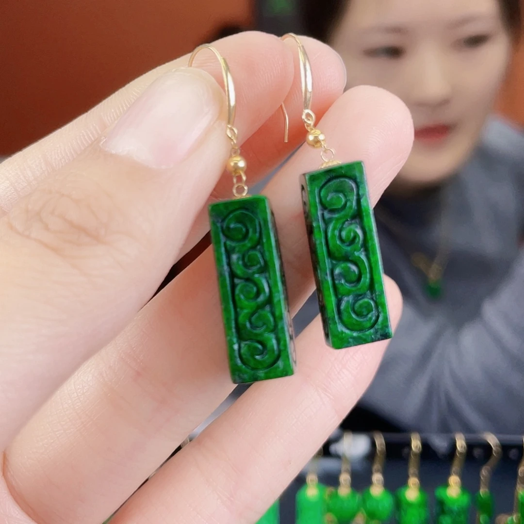 翡翠18K金镶嵌耳饰
