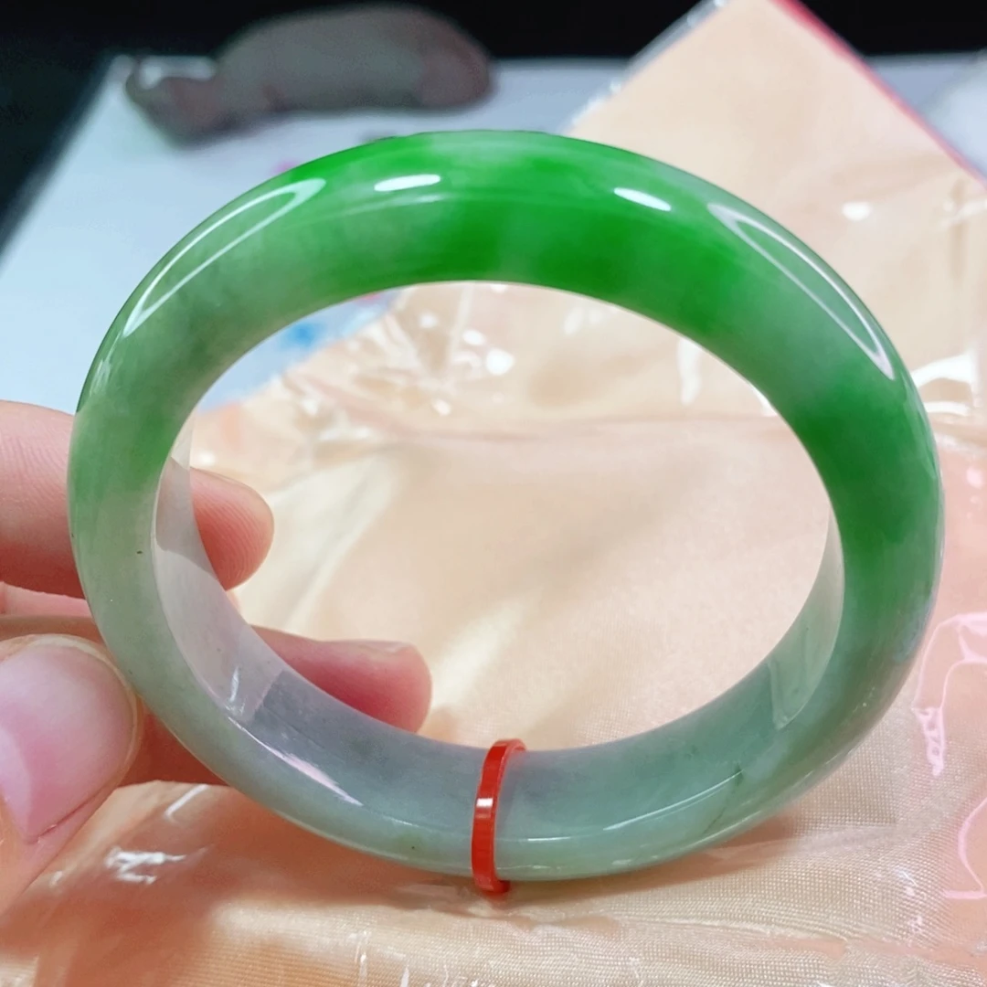 翡翠手镯未镶嵌5253圈口