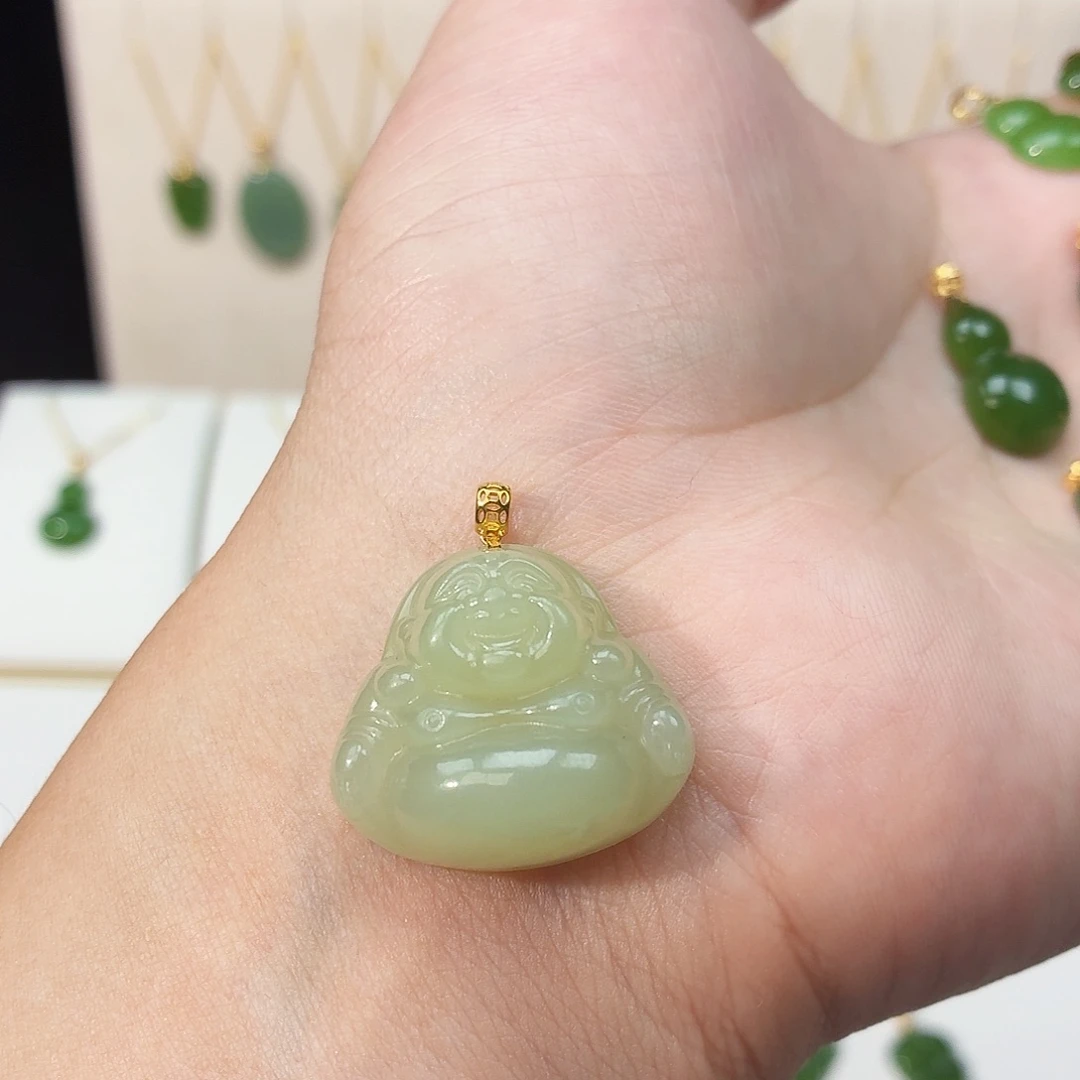 和田玉18K金镶嵌吊坠(赠链)