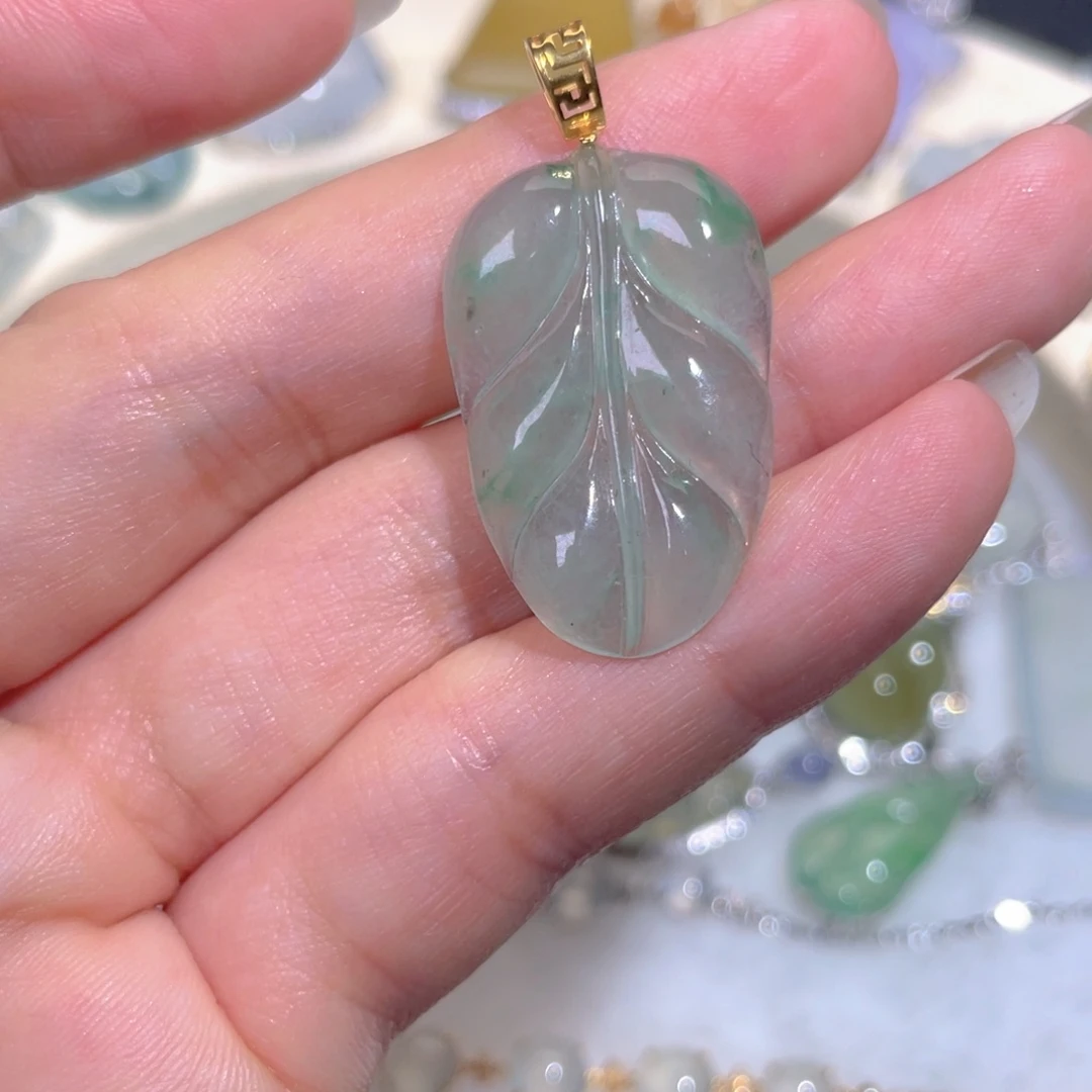 颈饰18K金镶嵌翡翠翡翠