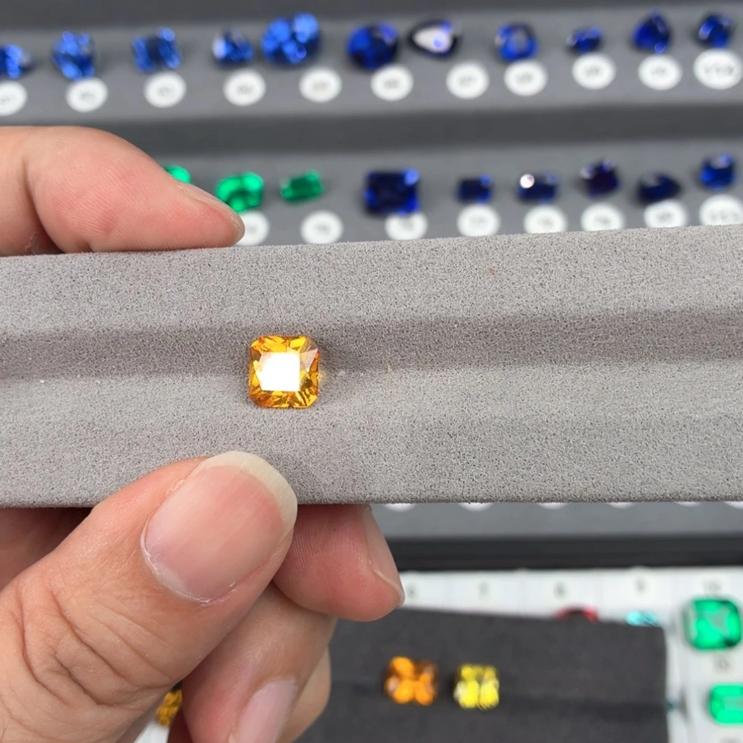 太***友合成（培育）蓝宝石裸石未镶嵌3.13