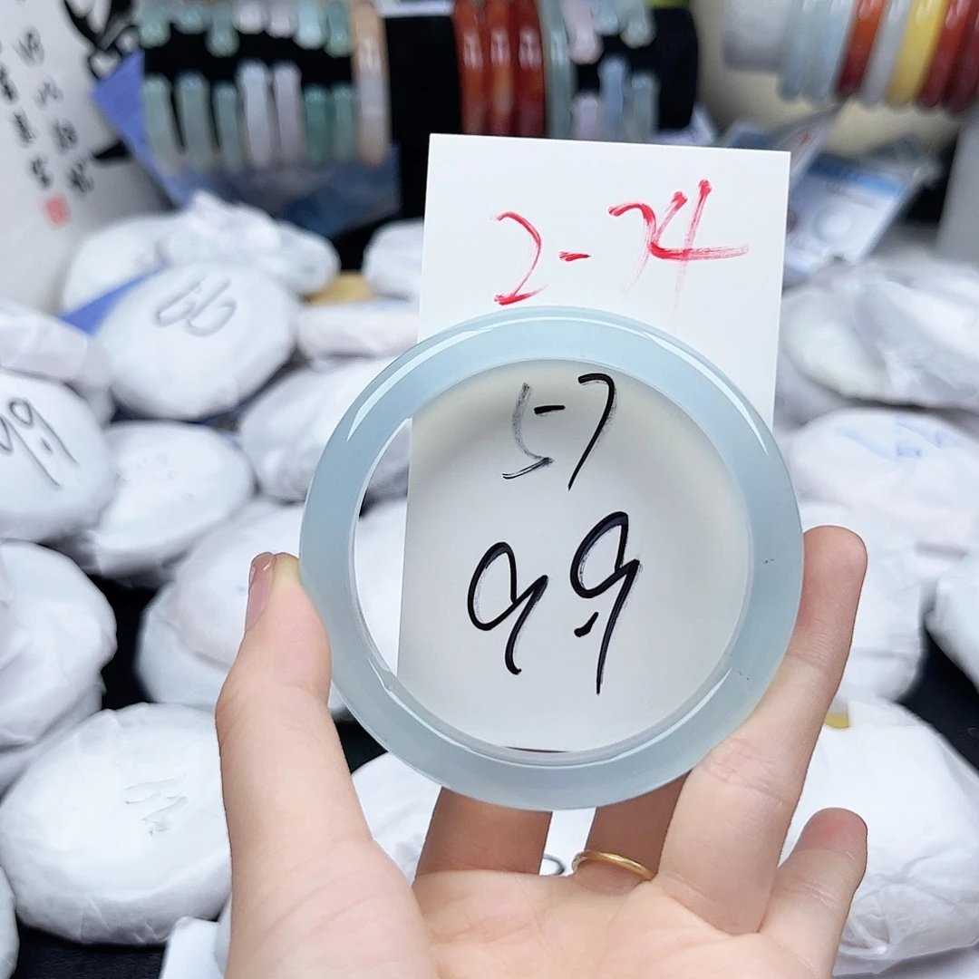 未镶嵌手镯石英质玉2.74