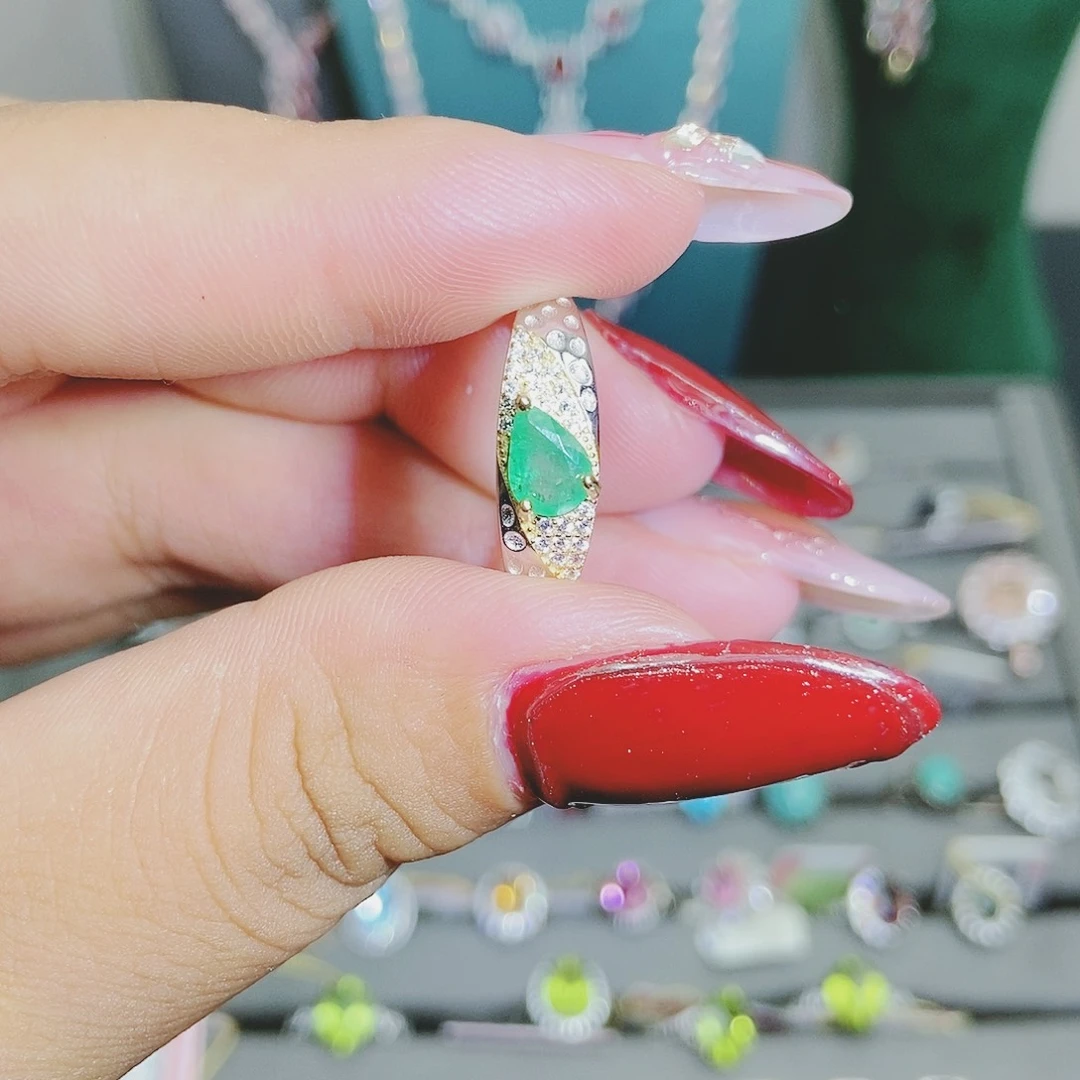 【闪购商品】银S925镶嵌戒指祖母绿