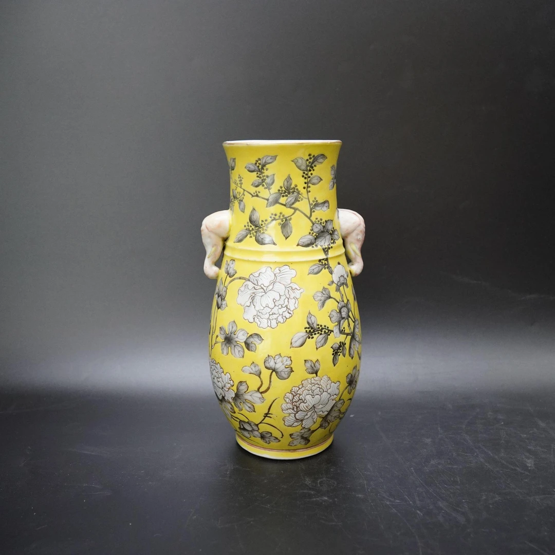25080324民国黄地墨彩花卉纹双象耳尊 高：约23.2cm A1856