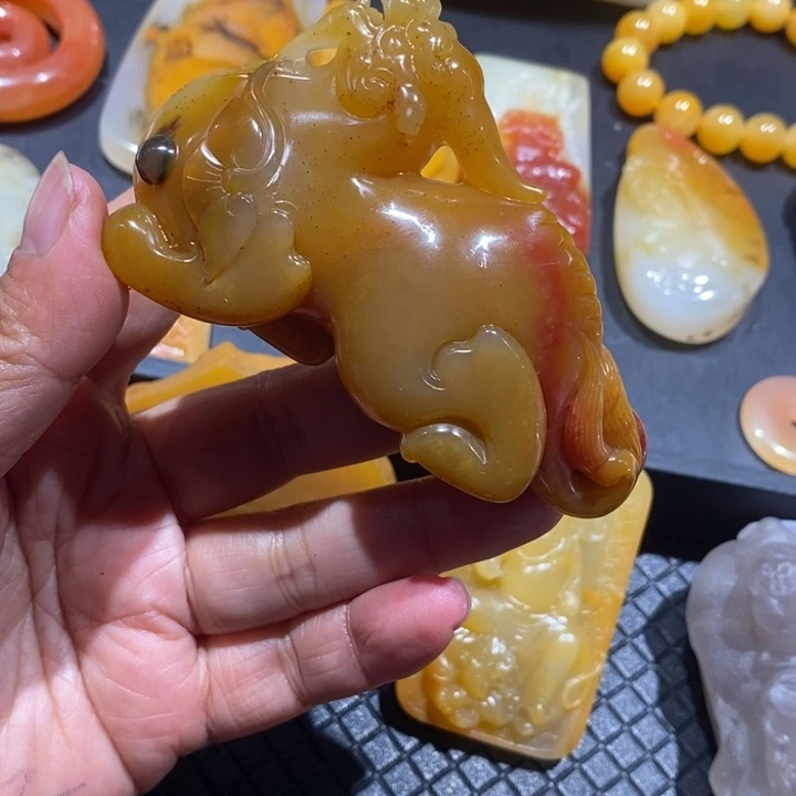 石英质玉（黄龙玉）未镶嵌挂件