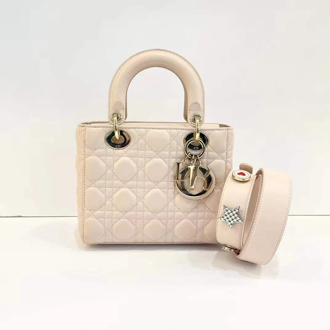 95新 DIOR/迪奥 7姐专场/樱花粉金扣四格戴妃