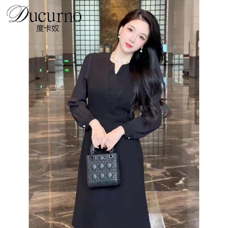 复古风黑色连衣裙女2025春季新款长袖显瘦气质女神范小众设计感裙