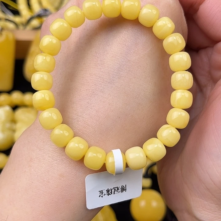 琥珀未镶嵌颈饰琥珀